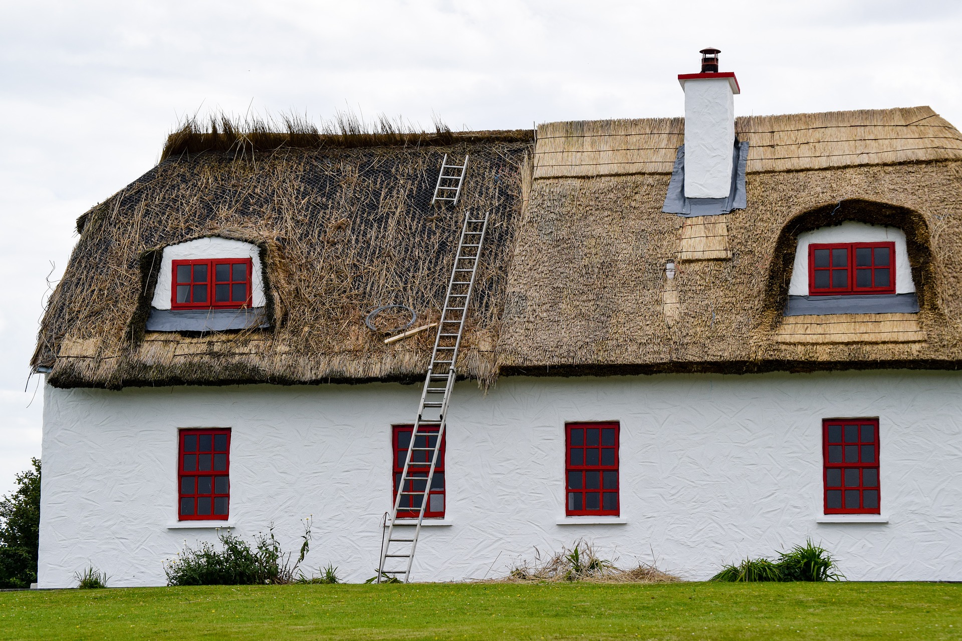 How Long Do Thatched Roofs Last
